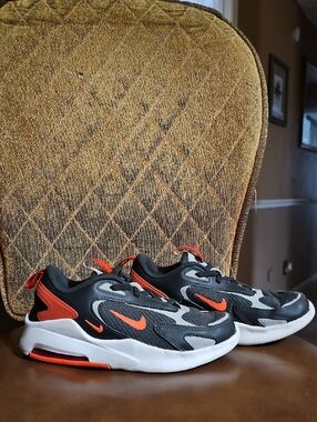 Nike Air Max Bolt PSE Dark Smoke Grey Bright Crimson Sneakers Running Shoes